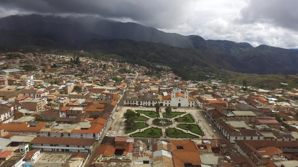 Buenas Noches Hostal Chachapoyas Exteriör bild